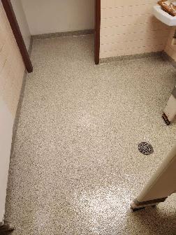 Commercial Bathroom Epoxy Flake Flooring