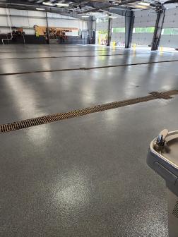 Commercial Garage Quartz Epoxy Flooring